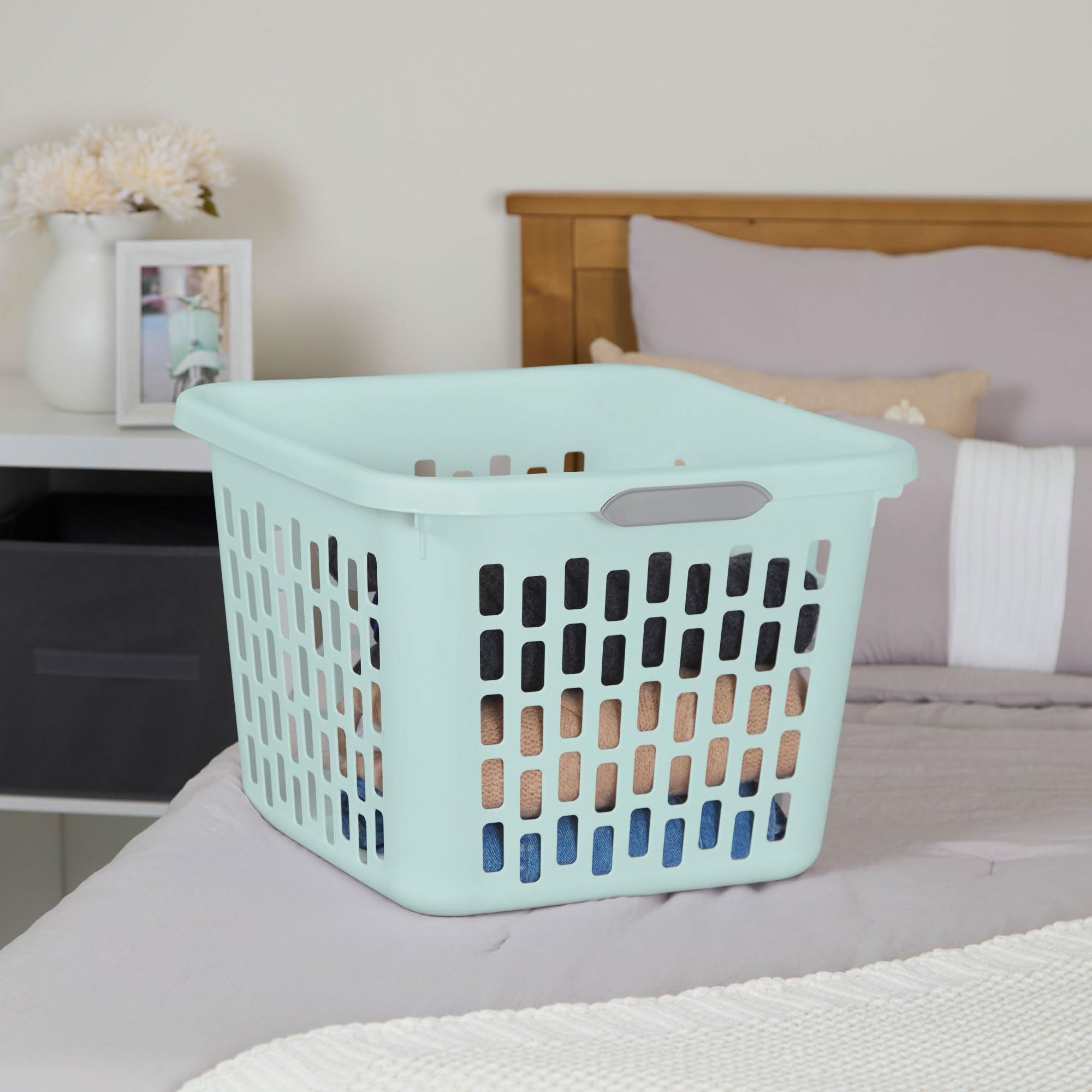 Sterilite Laundry Basket, Plastic Clothes Hamper, Large Square Bin with Comfort Grip Handles and Reinforced Rim